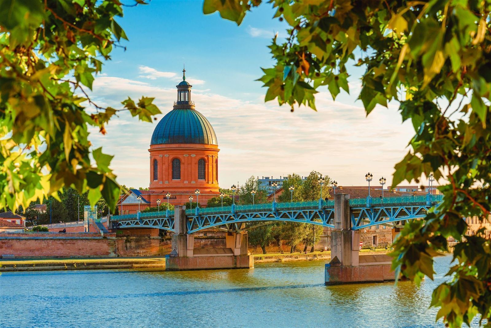 Garonne mit Kuppel von La Grave